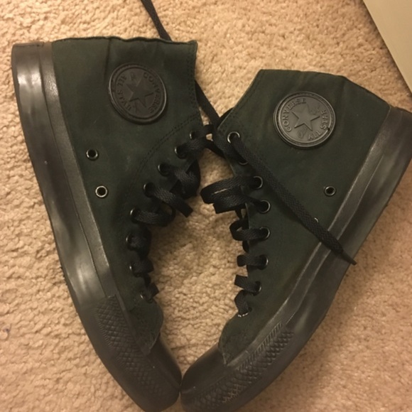 Converse Shoes - Black high top converses size 10